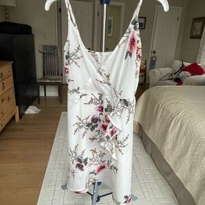 Floral Wrap Dress W/Ruffle Details 🌺
